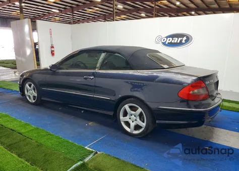 2007 Mercedes-Benz Clk 550 из США, поврежденный, VIN WDBTK72F17T079199